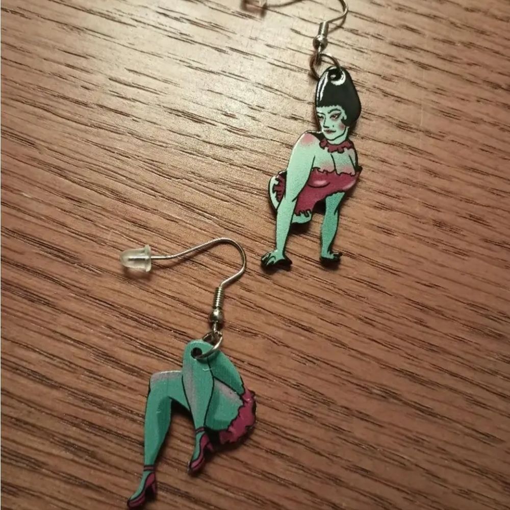 Fun Halloween dangle earrings - Picture 7 of 12